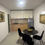Tomas Apartment *